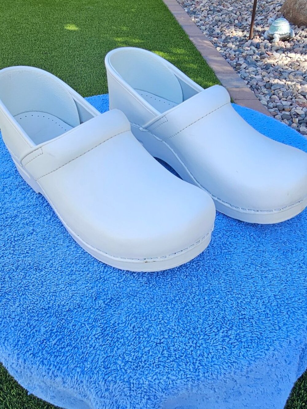 Dansko Women's Size 40 (US Women's 9.5-10) White Professional Clogs - Picture 3 of 6